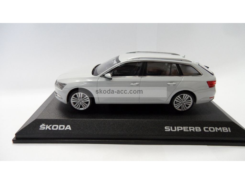 Skoda 3V9099300S9R Superb Combi III Model Car 1:43 Miniature White