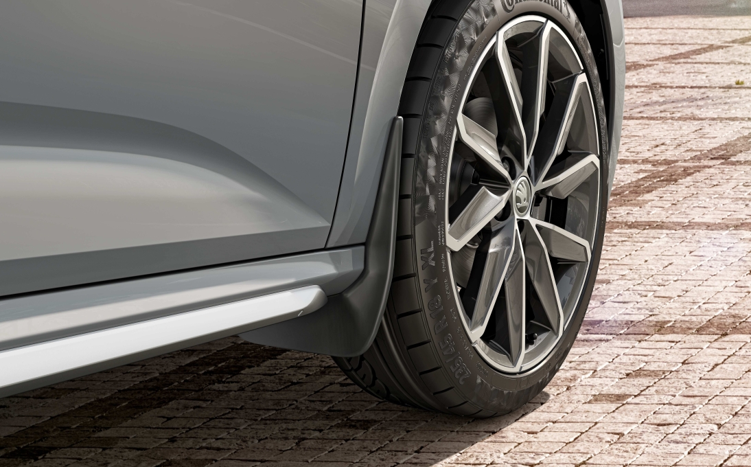 Genuine Skoda Karoq Mud Flaps – Front & Rear Set (2022+ Facelift) – 57A075111A & 57A075101A, Black Plastic